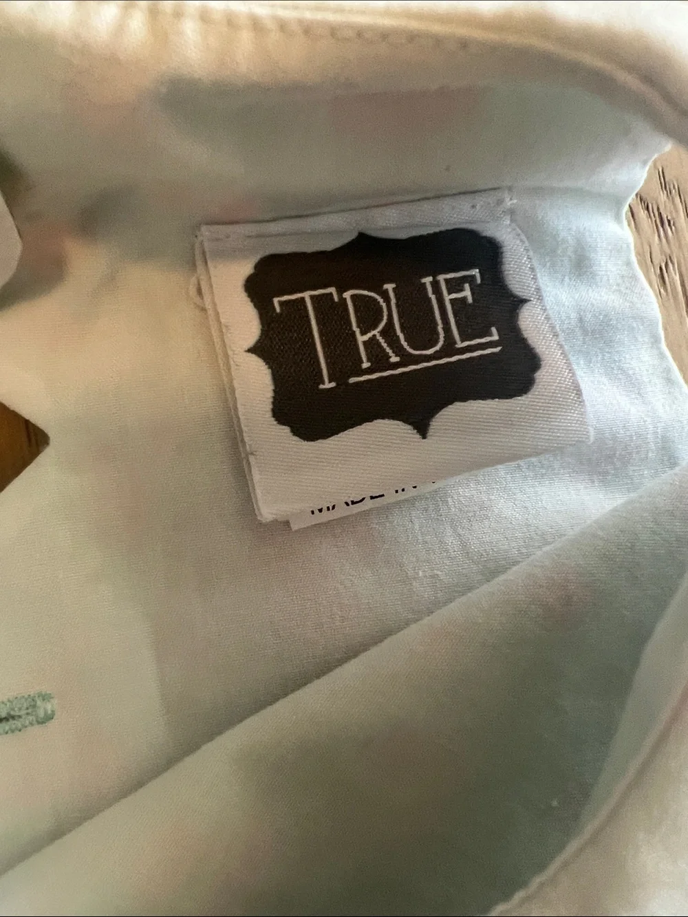 Size 18 month. True-adorable set!